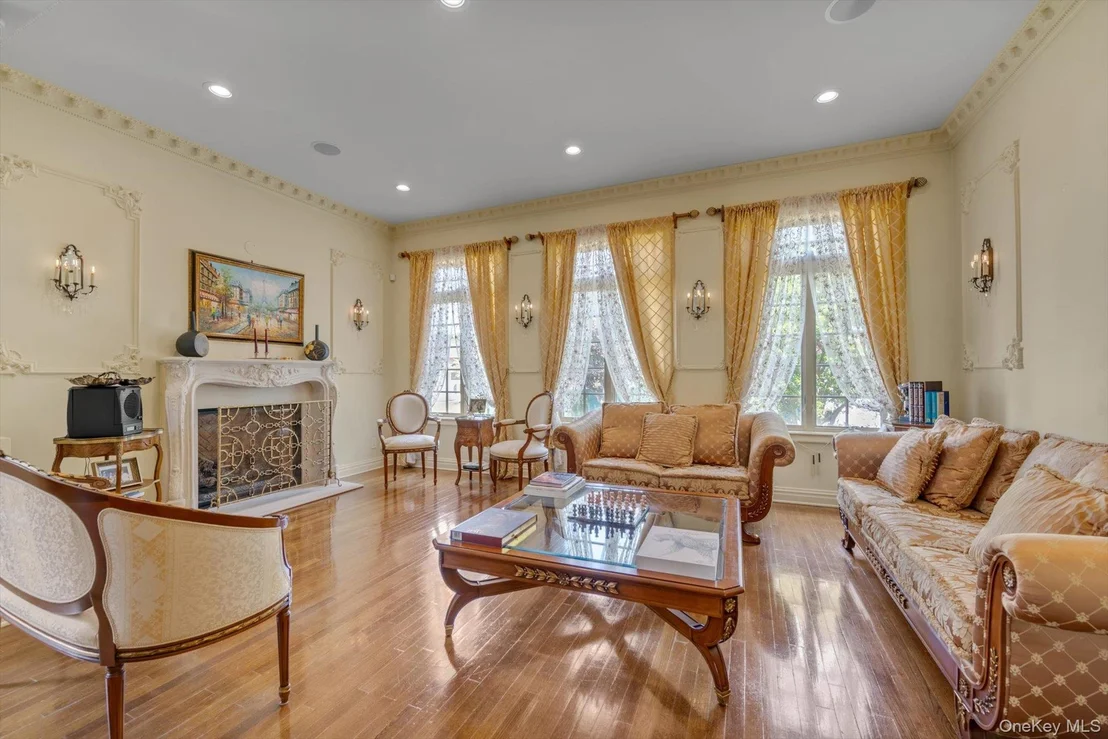 Photo of 760 Hillcrest Place