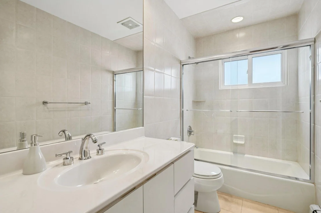 Photo of 904 Woodmere Drive