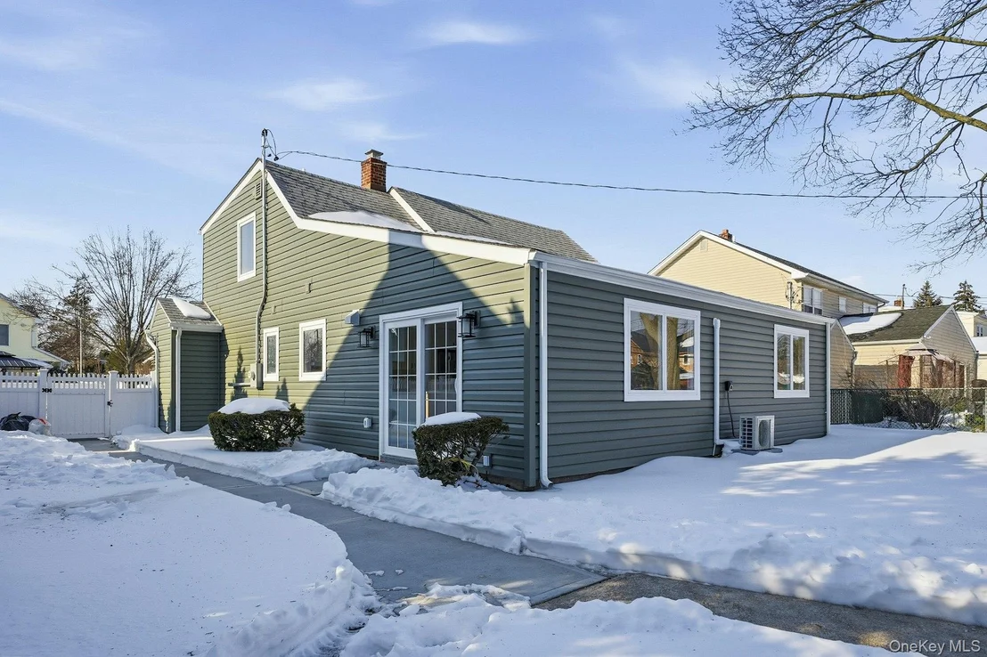 Photo of 73 Wolcott Road
