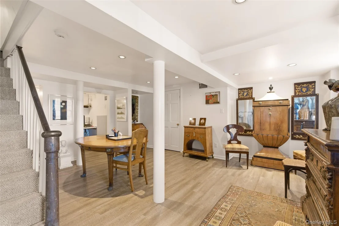 Photo of 80 Shore Road