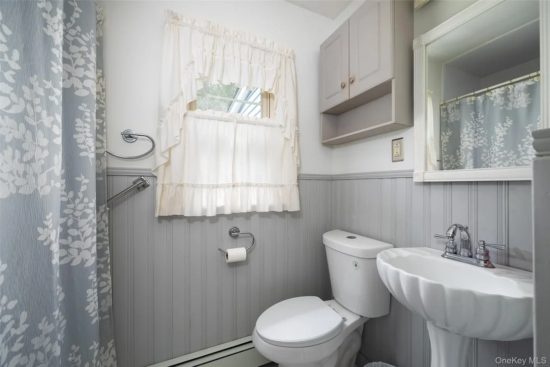 Photo of 45 Holt Road
