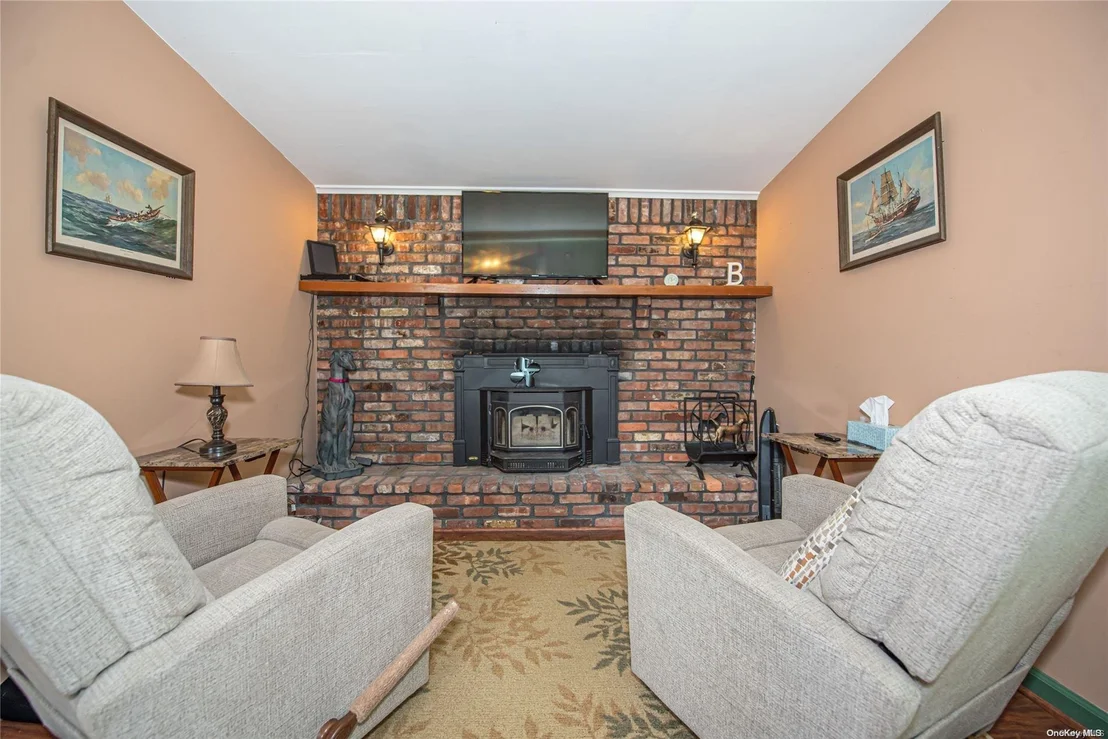 Photo of 92 Maple Avenue
