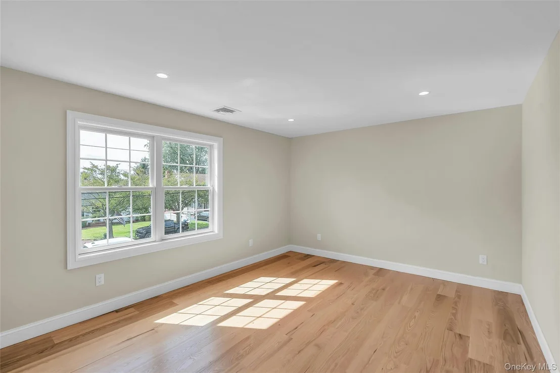 Photo of 52 Linden Avenue