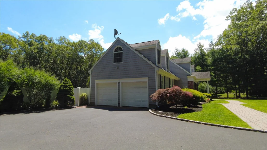 Photo of 9 Deerfield Drive