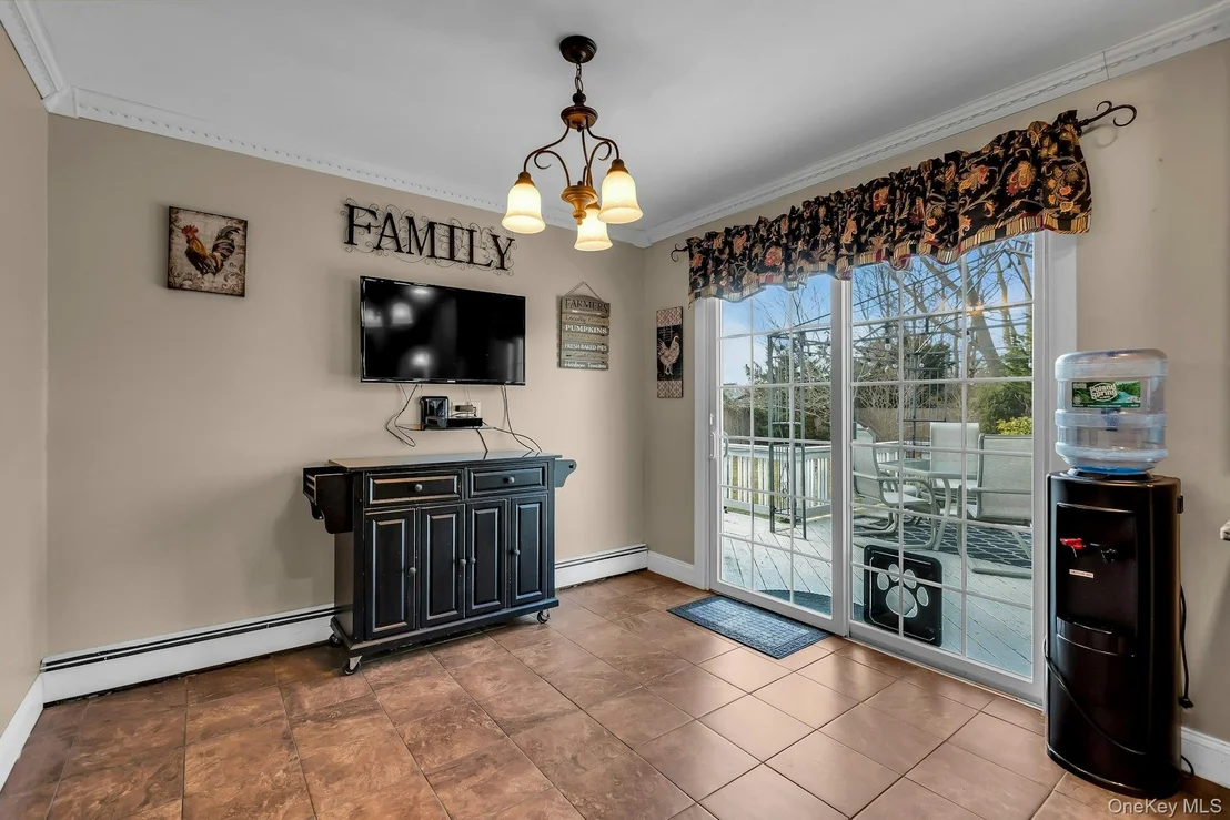 Photo of 358 Rider Avenue