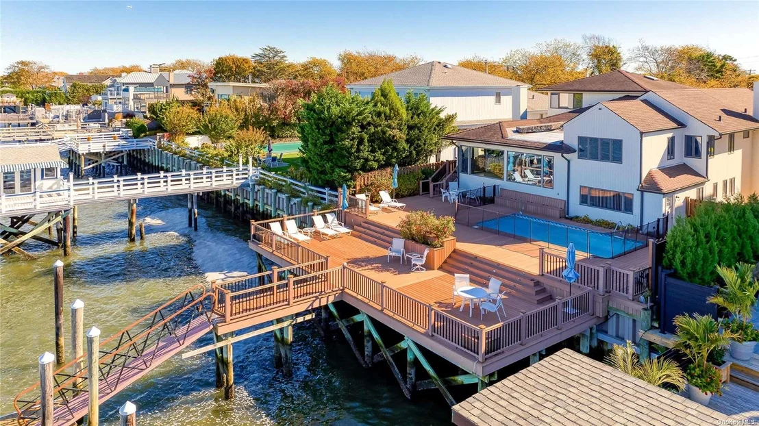 Photo of 1764 Bay Boulevard