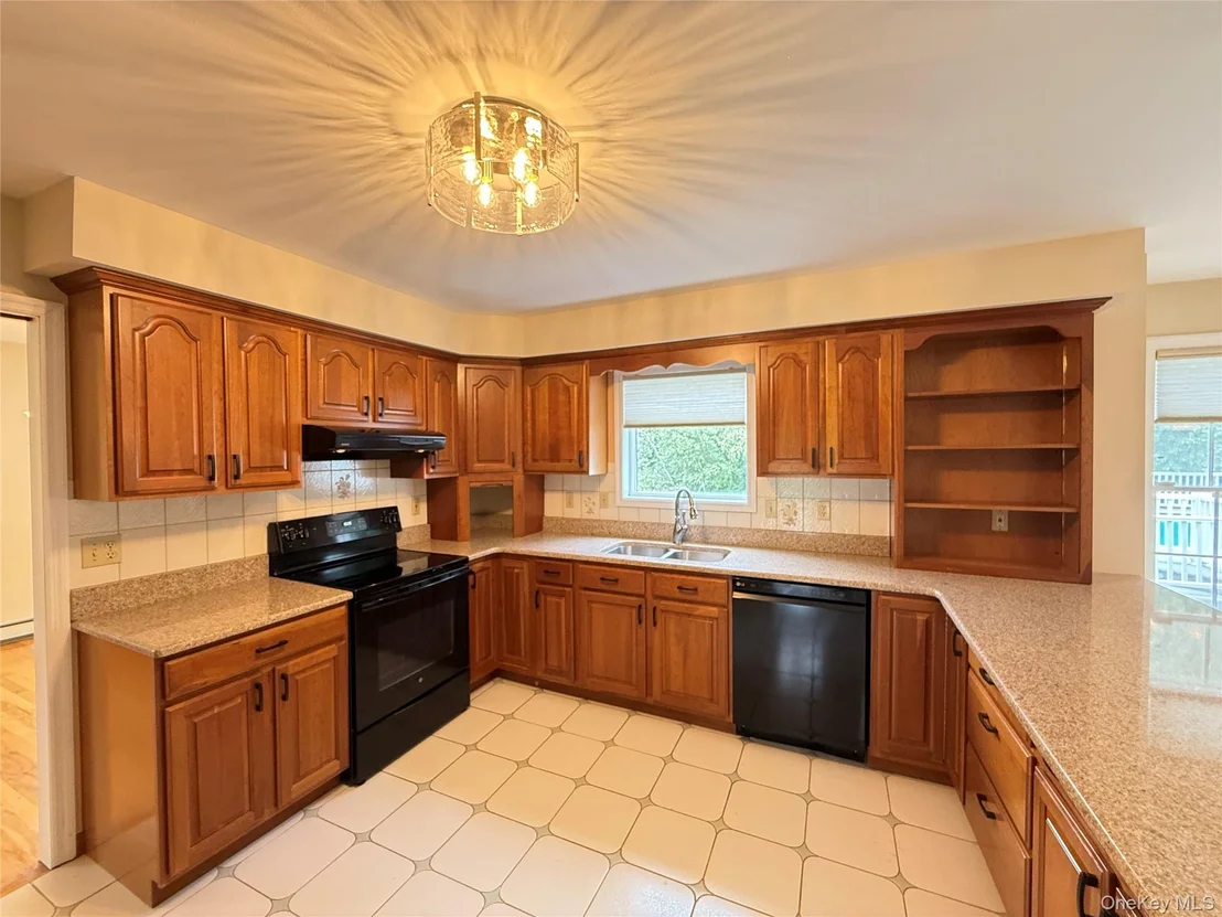 Photo of 58 Hoose Boulevard