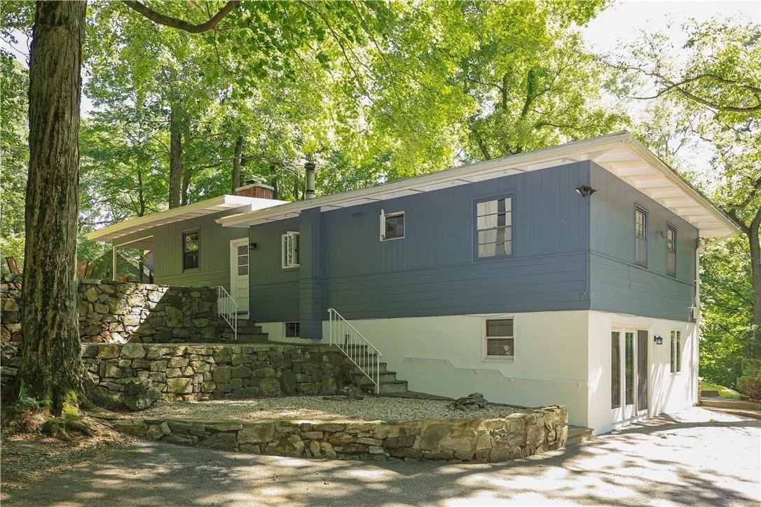 Photo of 595 Quaker Road