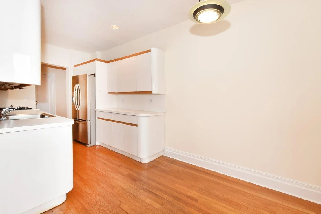 Photo of Unit 4B at 37 BROMPTON Road