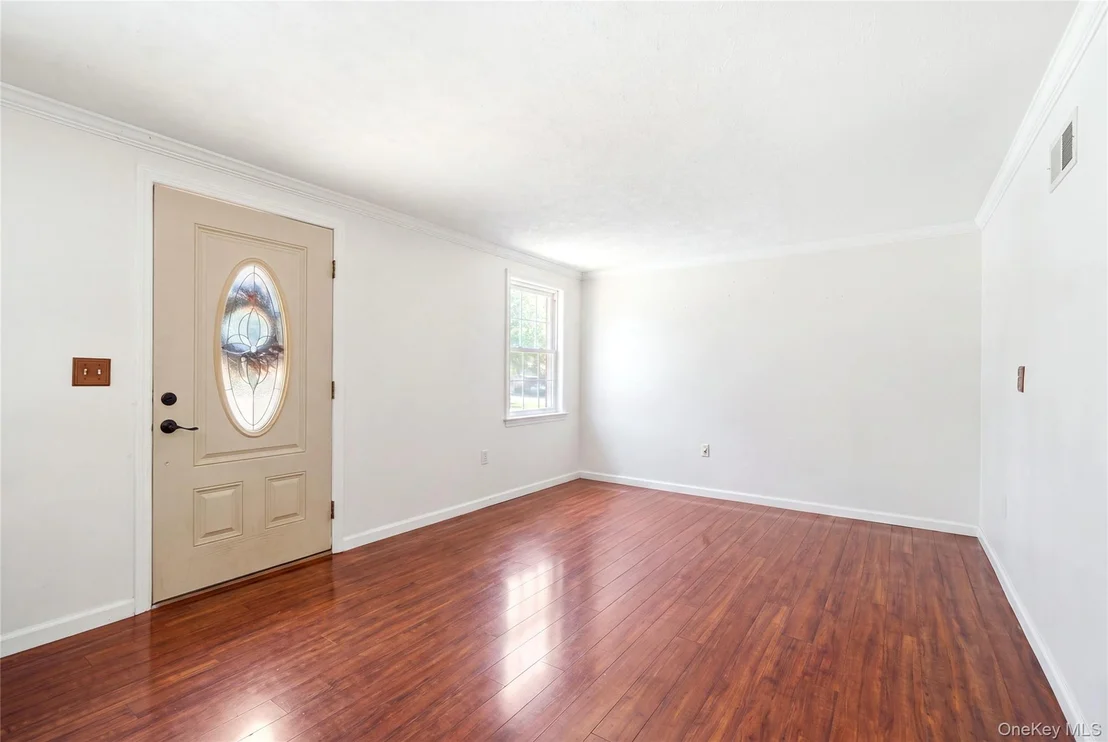 Photo of 211 Hampton Avenue