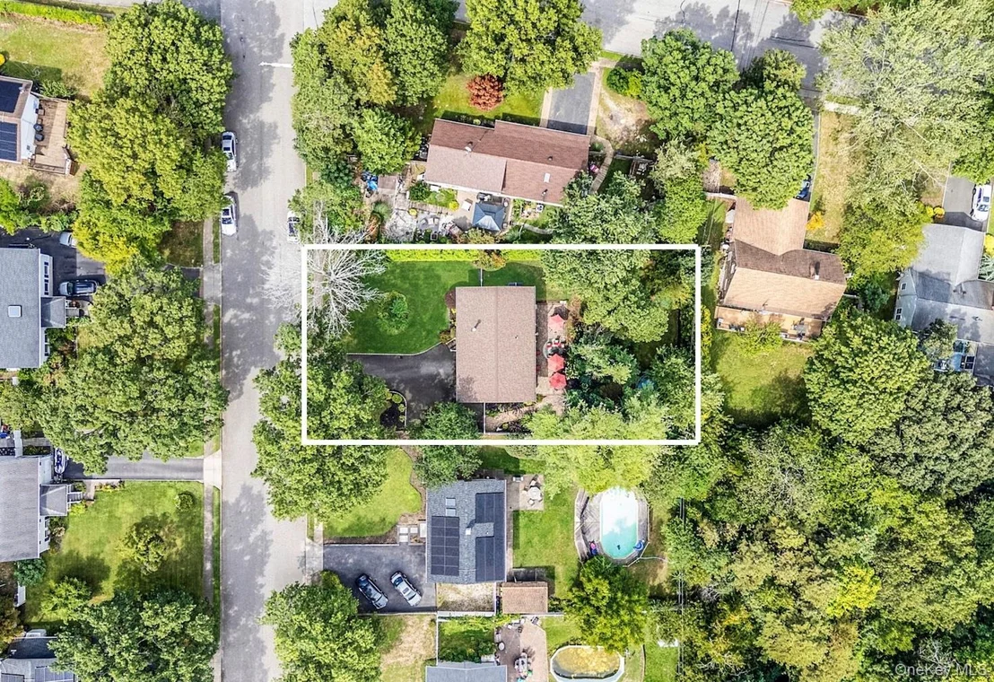 Photo of 27 Split Cedar Drive