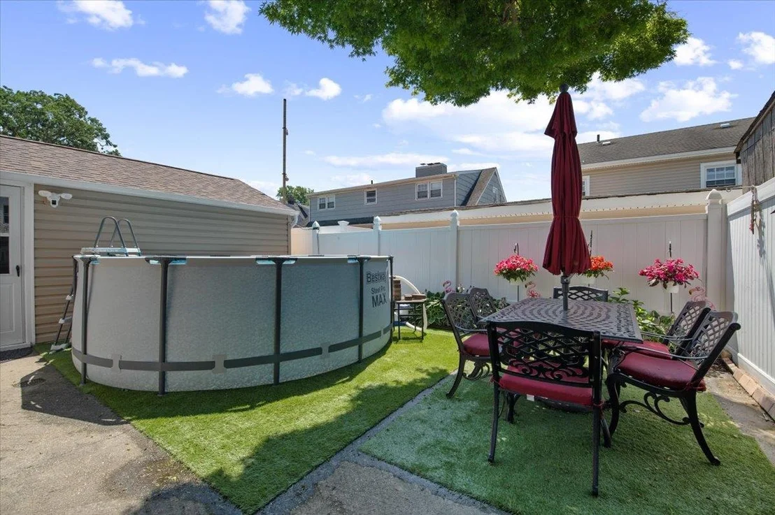 Photo of 918 Clay Street