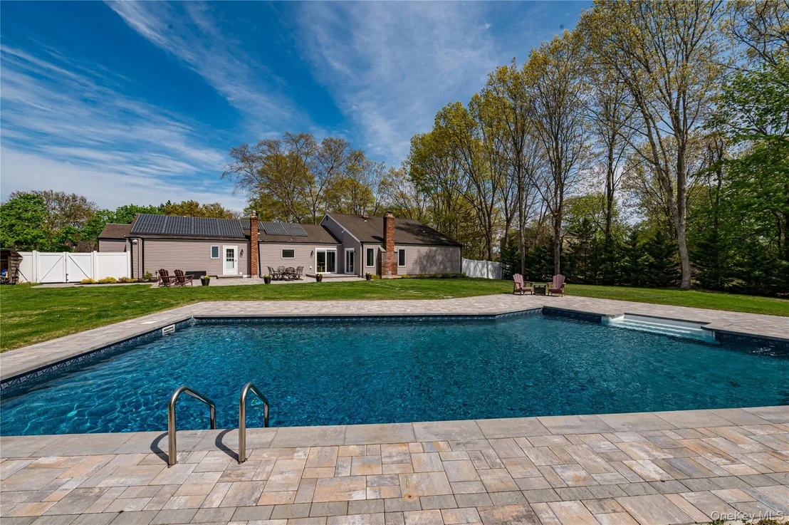 Photo of 11 Arrowood Drive