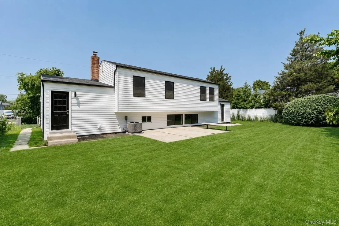 Photo of 933 Thompson Drive