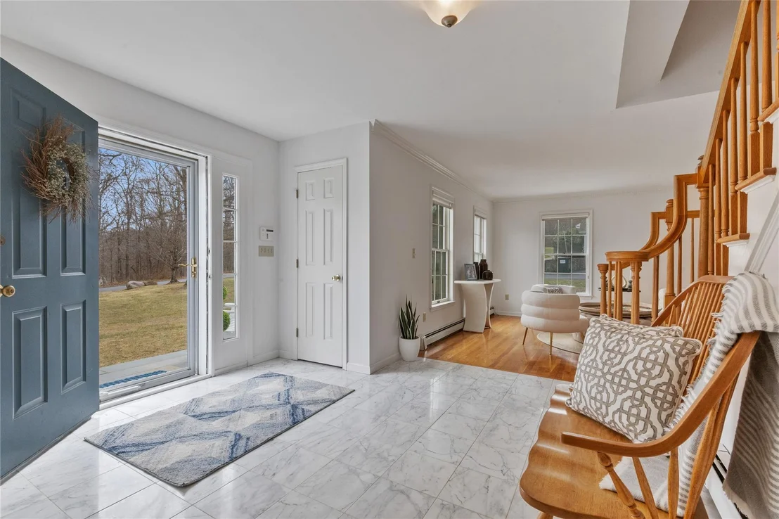 Photo of 15 Shoshone Drive