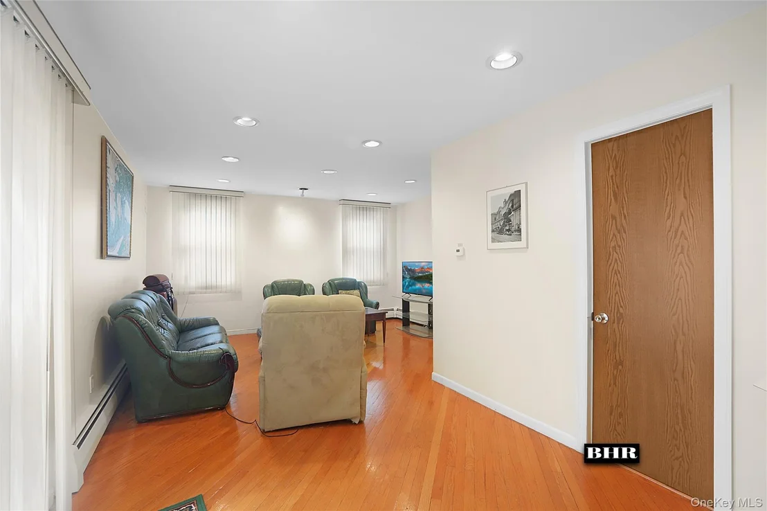 Photo of 272 Exeter Street