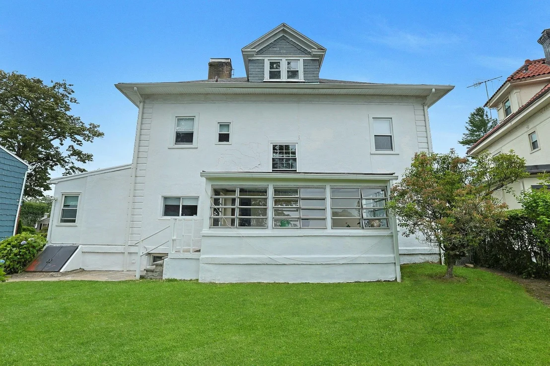 Photo of 233 Commonwealth Avenue