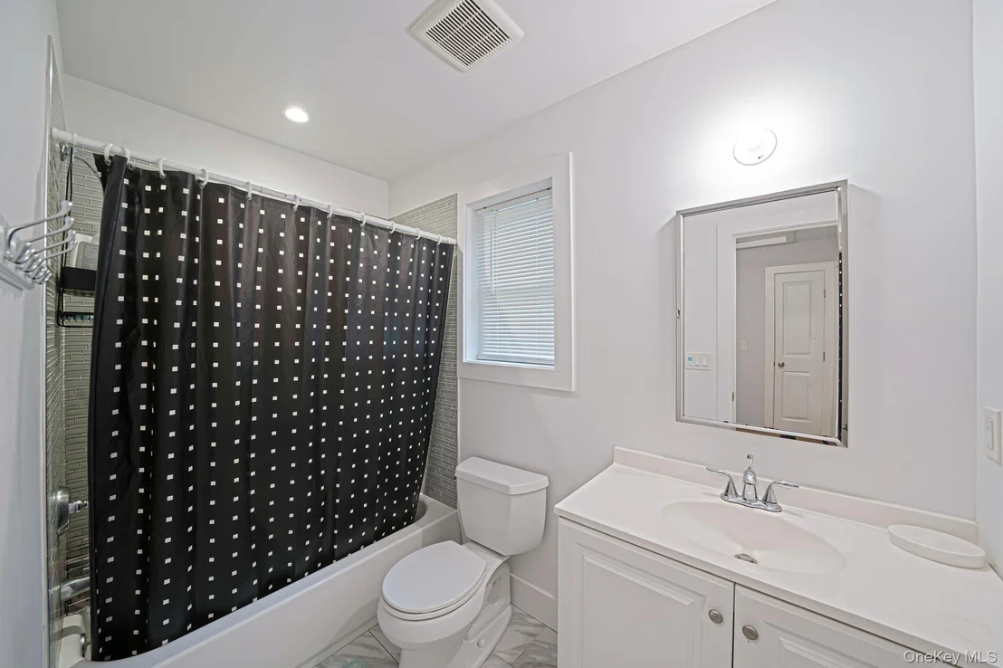 Photo of 187 Hallock Street