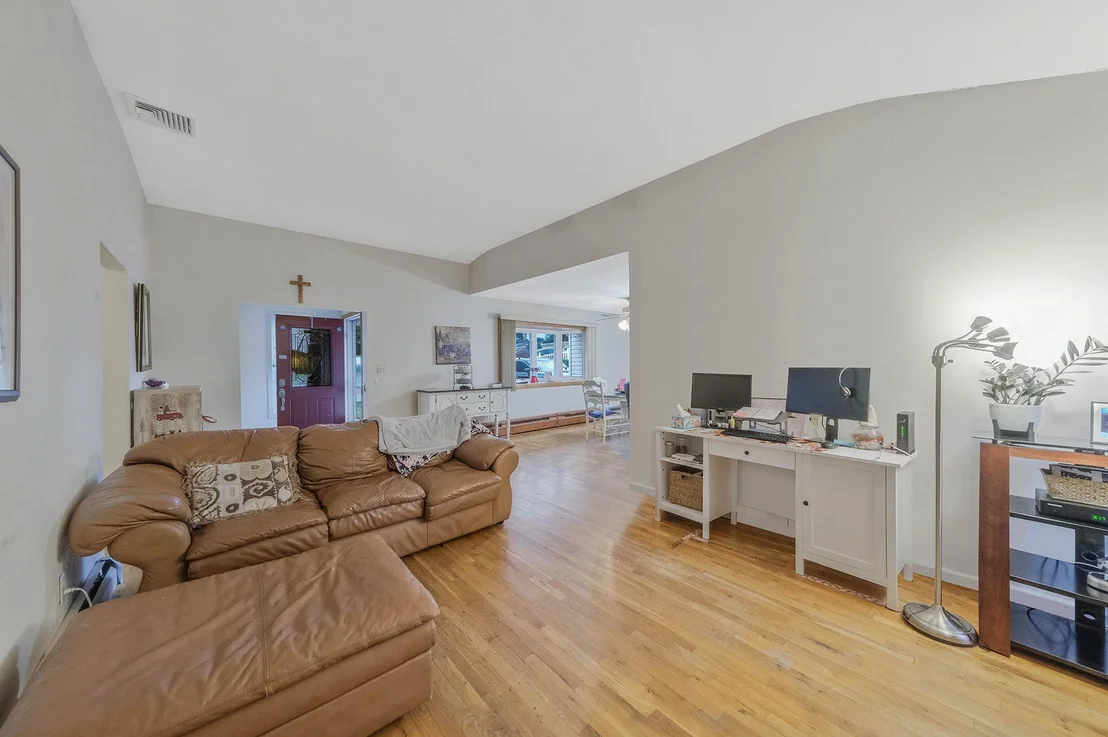 Photo of 8 Peconic Lane