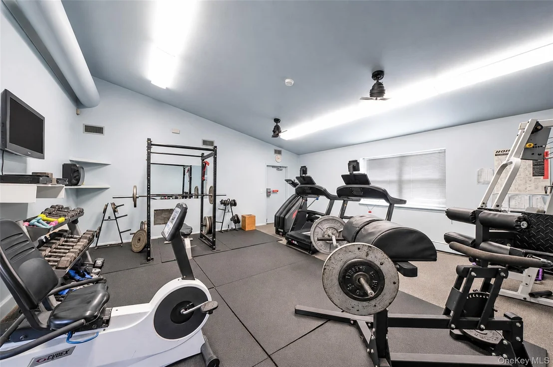Photo of Unit 8A at 2397 union blvd
