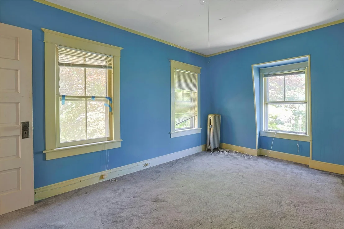 Photo of 225 River Road