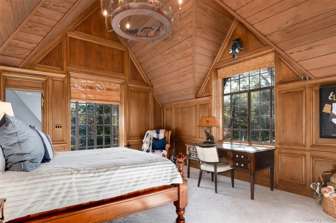 Photo of 294 Sterling Road