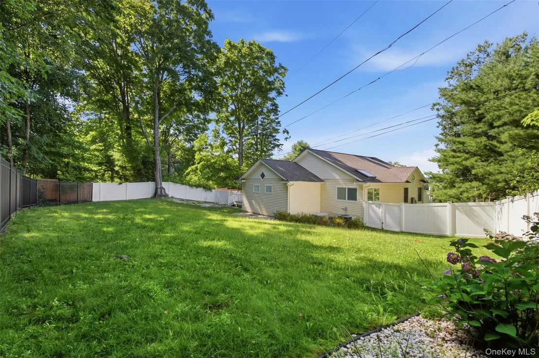 Photo of 12 Leeside Road