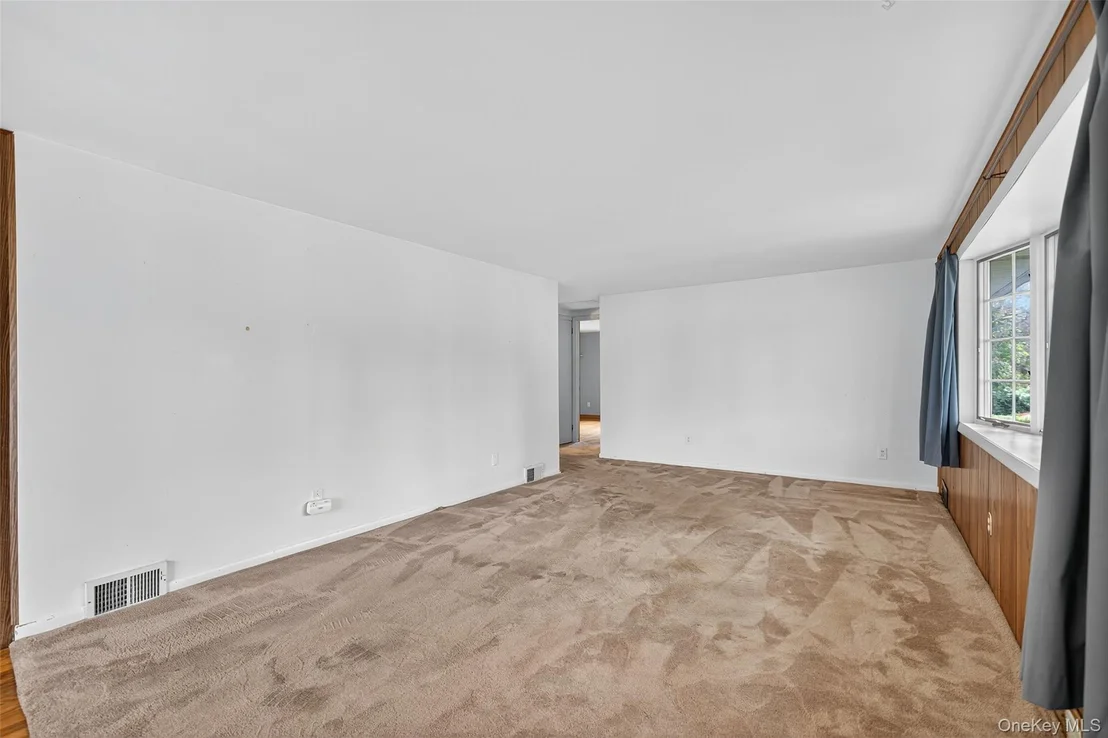 Photo of 33 Windwood Drive