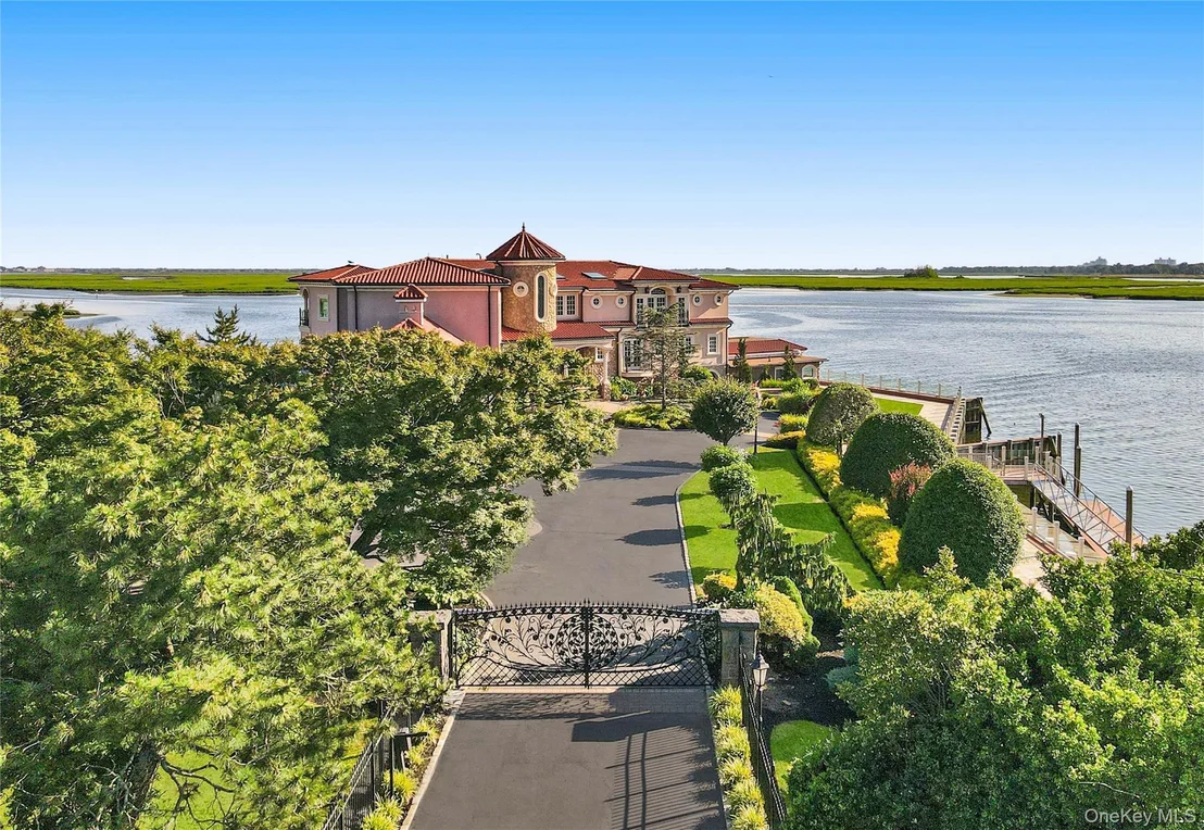 Photo of 1101 Harbor Road