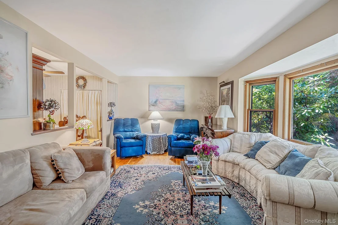 Photo of 376 Moriches Road