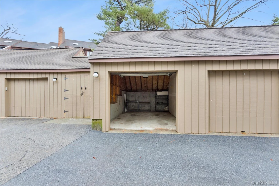 Photo of 806 Eagle Bay Drive