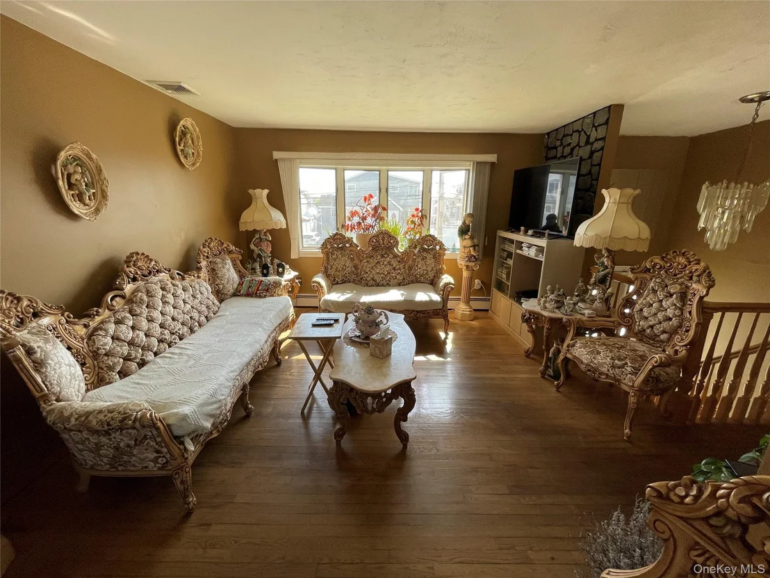 Photo of 84 Surf Road