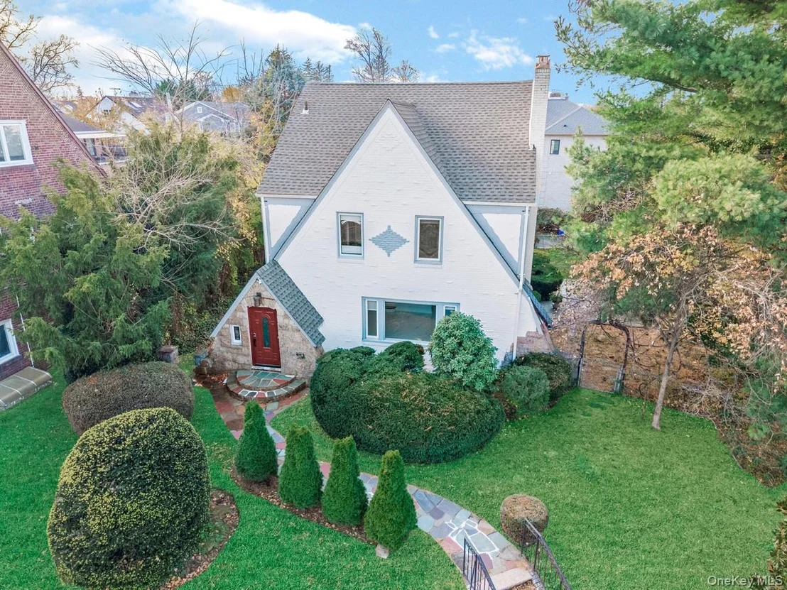 Photo of 14 Nirvana Avenue