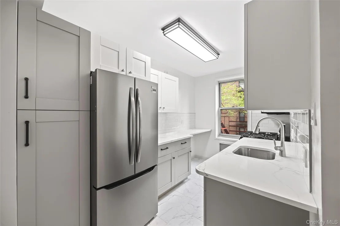 Photo of Unit 2A at 6535 Broadway