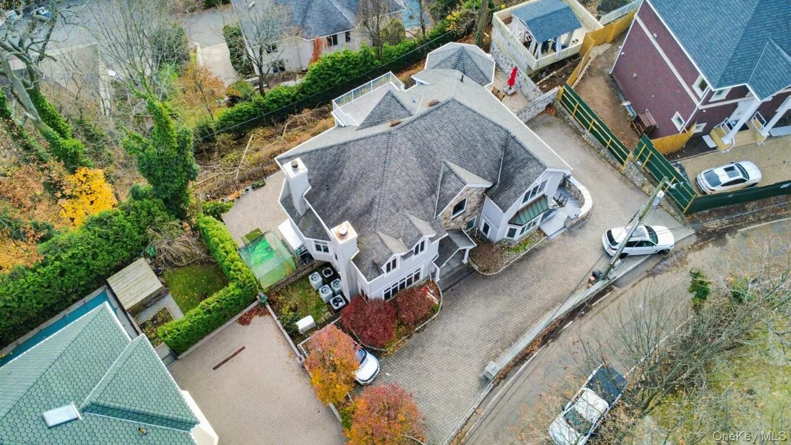 Photo of 174 Douglas