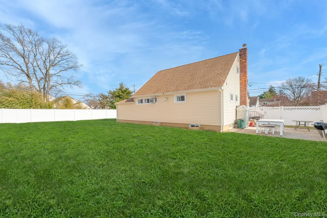 Photo of 385 Irving Street