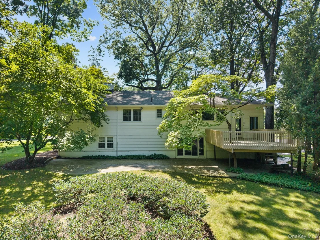 Photo of 21 Iroquois Trail
