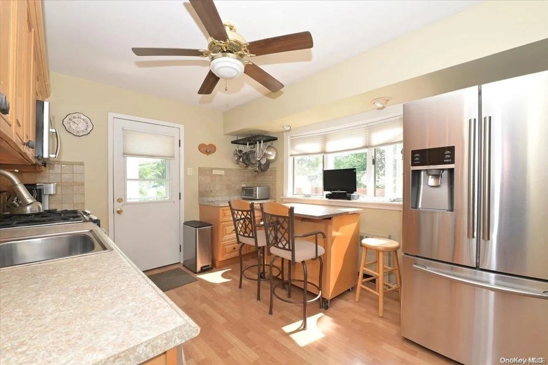 Photo of 876 Mayer Drive