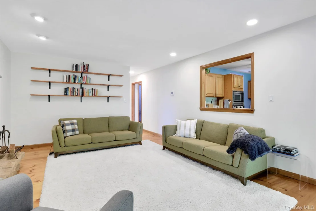 Photo of 8 White Pine Lane
