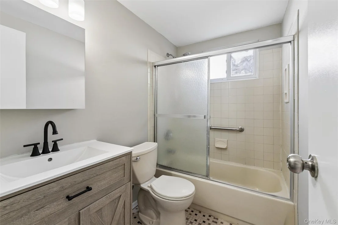 Photo of 244 Lakeside Trail