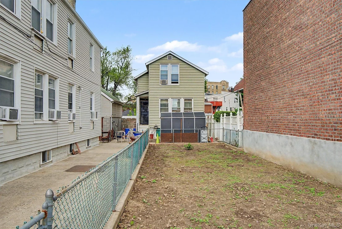 Photo of 1608 Merry Avenue