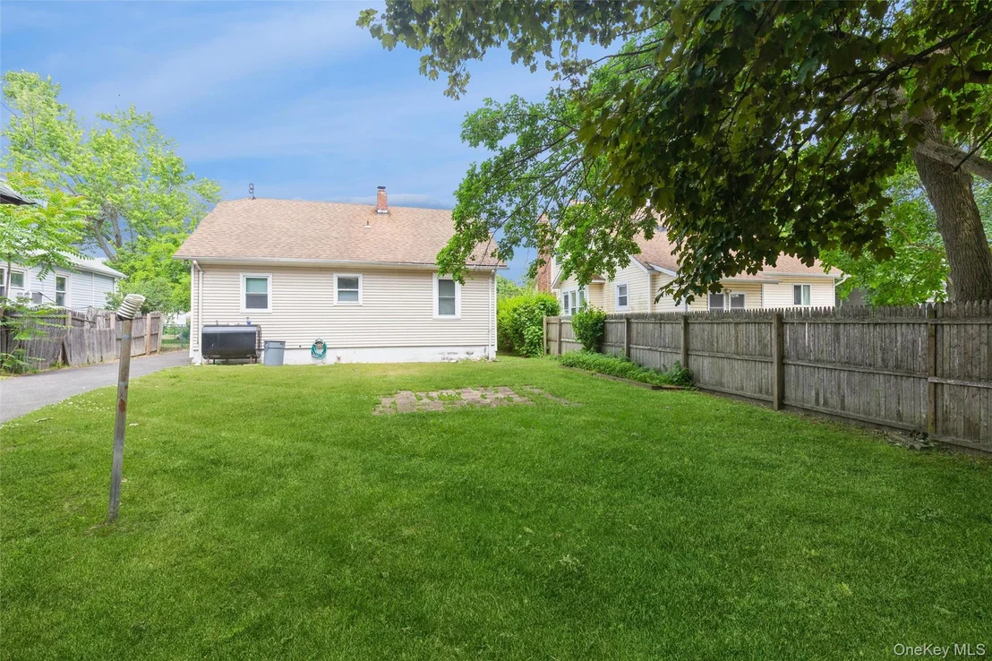 Photo of 23 S Summit Avenue