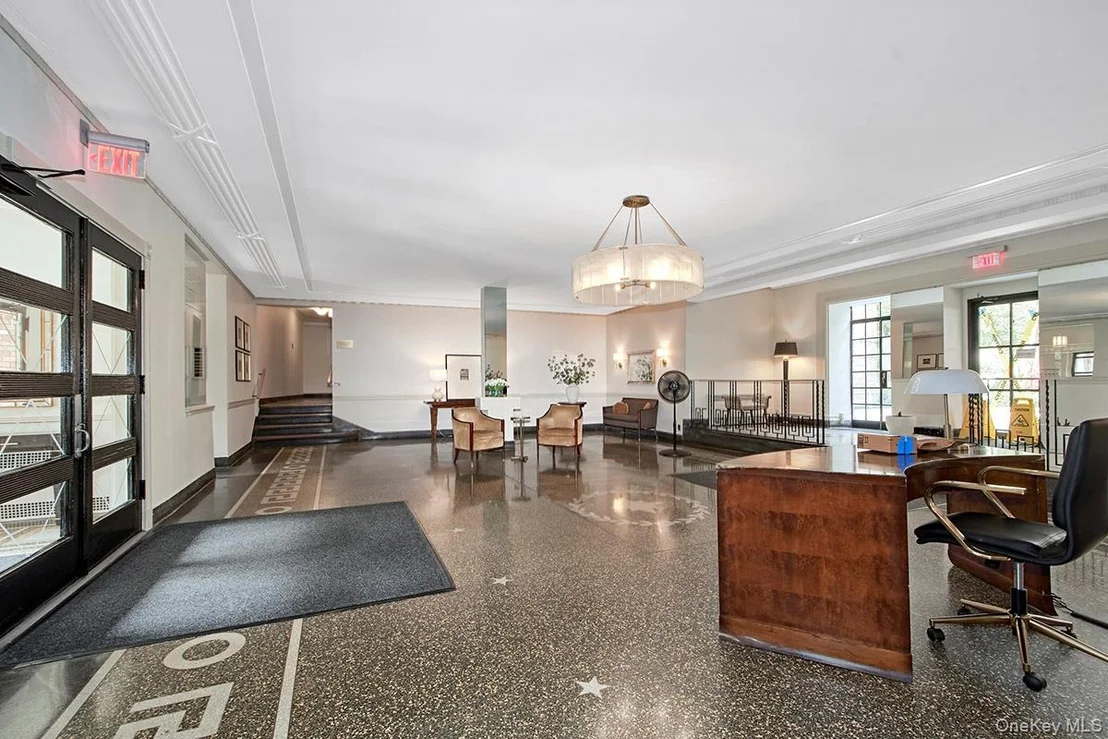 Photo of Unit 3F at 35 Parkview Avenue