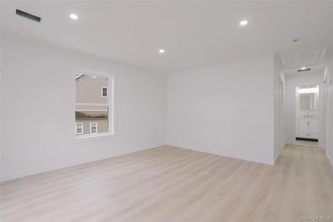 Photo of 17 Maple Street