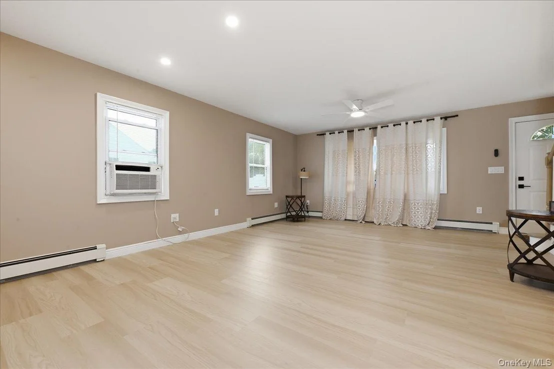 Photo of 828 Bruce Drive