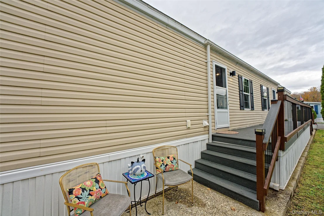 Photo of 28 Matthew Dr, Castleton