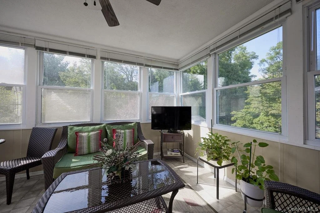 Photo of 274 Robinson Lane