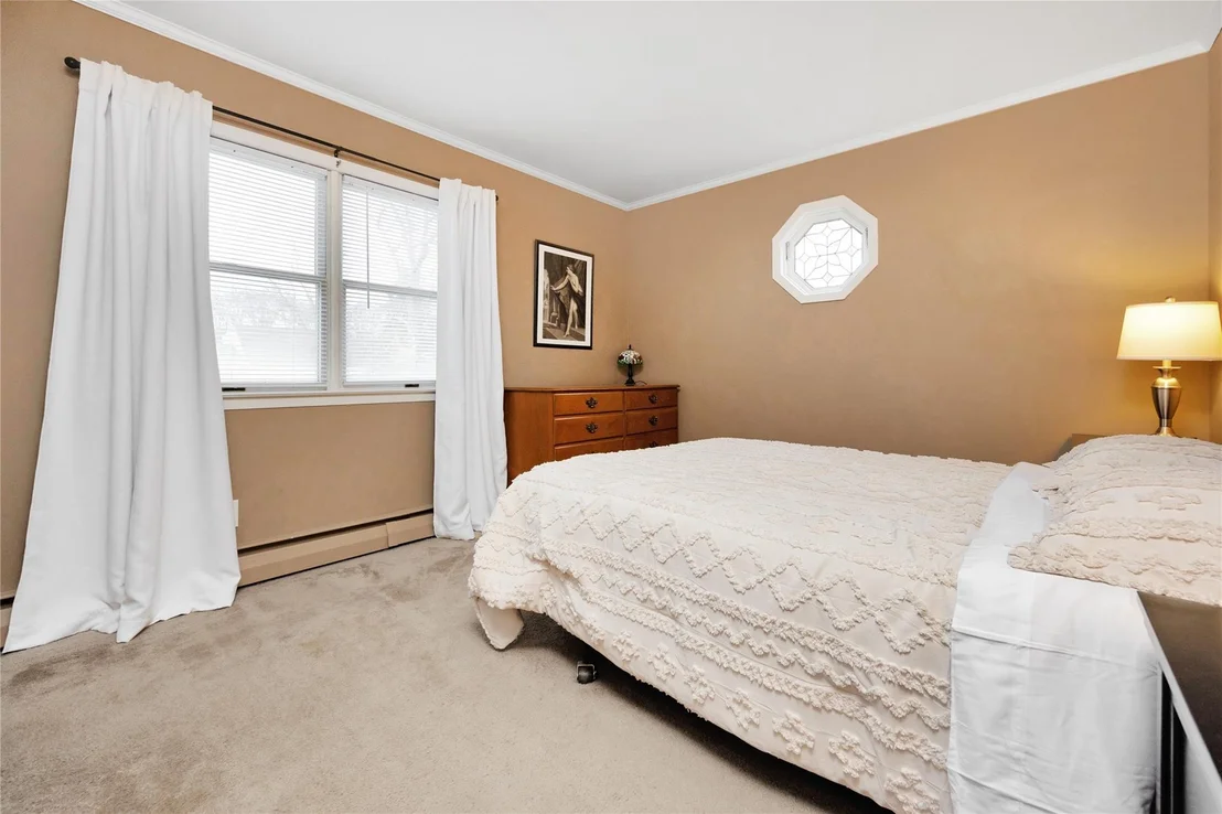 Photo of 40 Maple Avenue