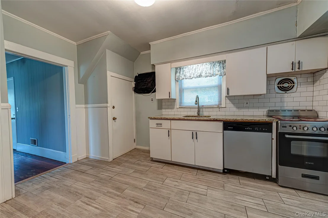 Photo of 129 Bay Avenue