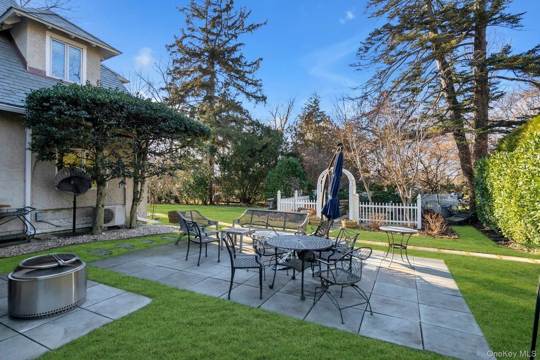 Photo of 10 Clover Drive